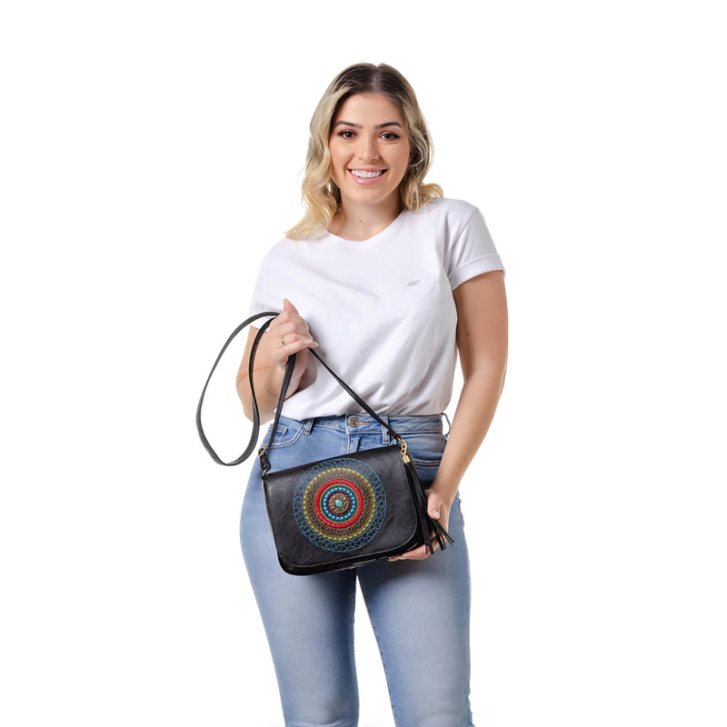 Bolsa Feminina Pequena Preta Transversal de Ombro Couro Bordada Mandala