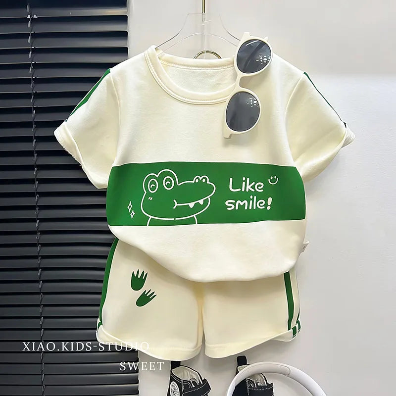 Conjunto Infantil Estiloso! 👕👖

T-shirt e shorts listrados, perfeitos para os pequenos se sentirem confortáveis e super fofos. Conjunto de 2 peças para meninos e meninas, ideal para o verão! 🌞👶

Deixe seus filh