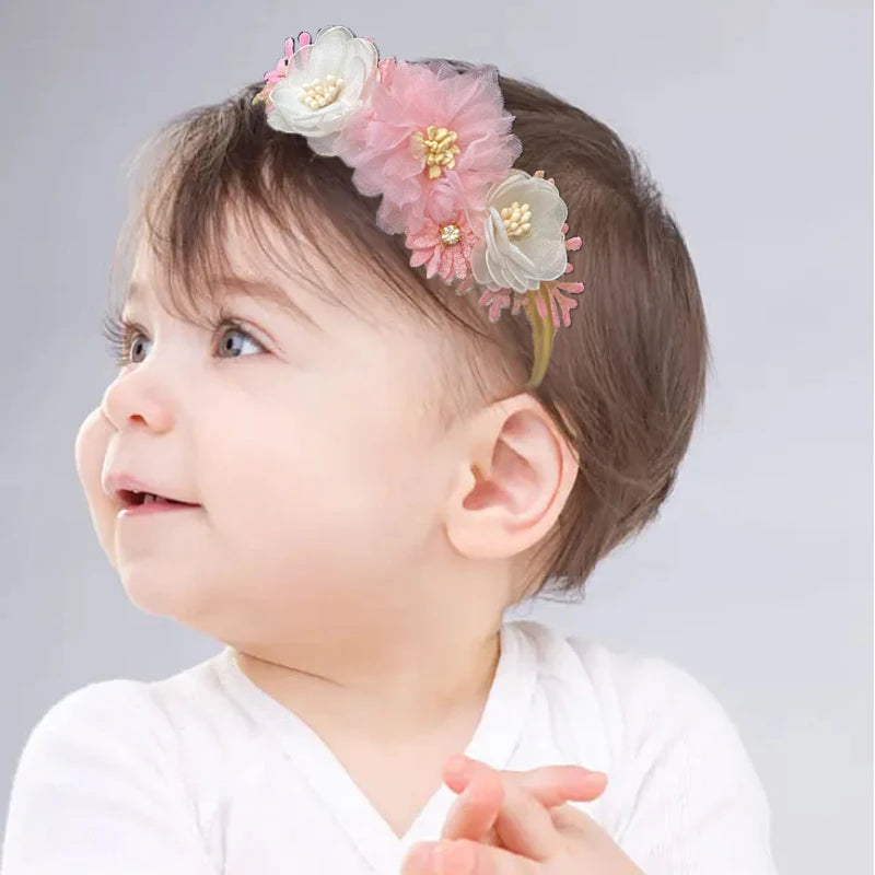 🎀 Encante sua Princesinha com Estilo! 🎀

Deixe sua bebê ainda mais fofa com nossa tiara elástica com flor delicada! Feita com materiais macios e confortáveis, é perfeita para recém-nascidos e bebês. Ideal para qua