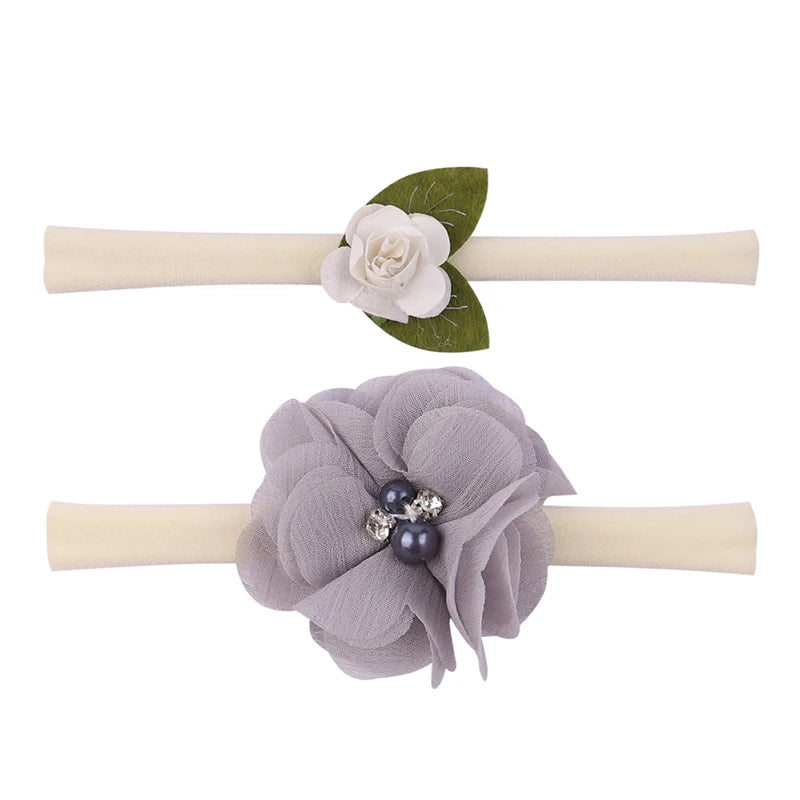 🎀 Encante sua Princesinha com Estilo! 🎀

Deixe sua bebê ainda mais fofa com nossa tiara elástica com flor delicada! Feita com materiais macios e confortáveis, é perfeita para recém-nascidos e bebês. Ideal para qua