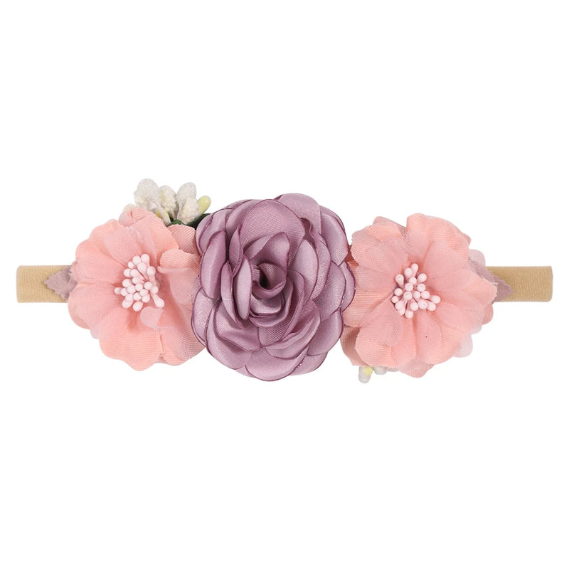 🎀 Encante sua Princesinha com Estilo! 🎀

Deixe sua bebê ainda mais fofa com nossa tiara elástica com flor delicada! Feita com materiais macios e confortáveis, é perfeita para recém-nascidos e bebês. Ideal para qua