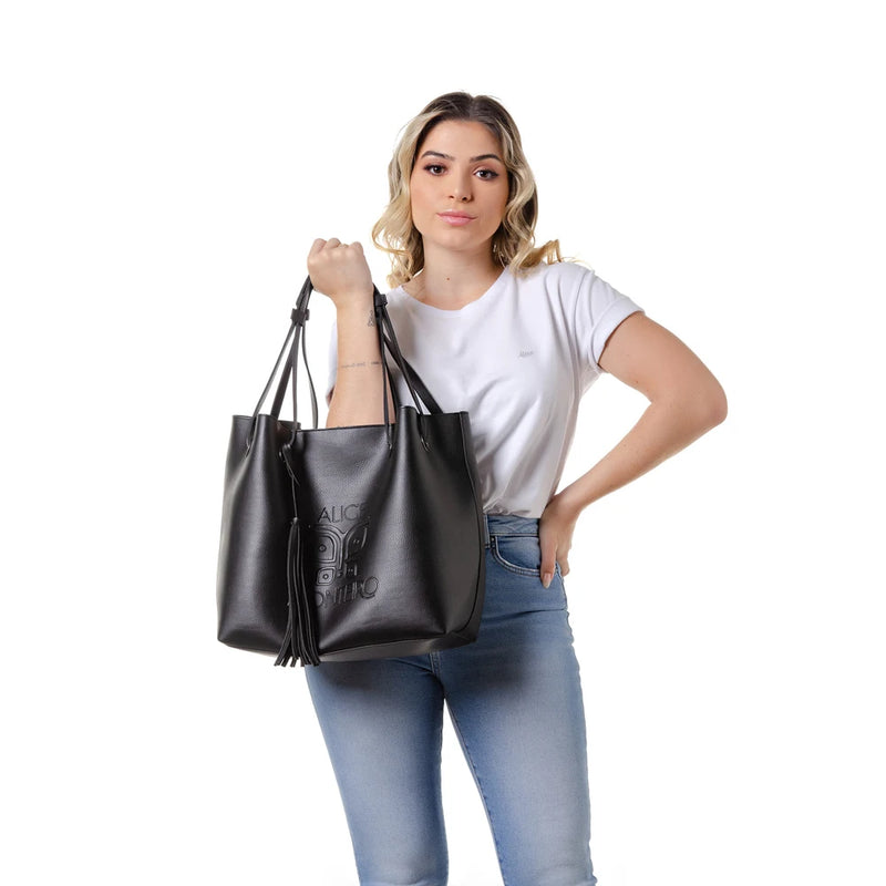 👜 Bolsa Feminina Caramelo – Elegância e Versatilidade no Seu Dia a Dia! ✨

A Bolsa Feminina Caramelo é perfeita para quem busca sofisticação e praticidade em um único acessório. Seu design moderno e espaçoso per