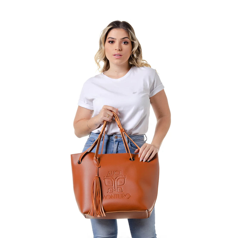 👜 Bolsa Feminina Caramelo – Elegância e Versatilidade no Seu Dia a Dia! ✨

A Bolsa Feminina Caramelo é perfeita para quem busca sofisticação e praticidade em um único acessório. Seu design moderno e espaçoso per